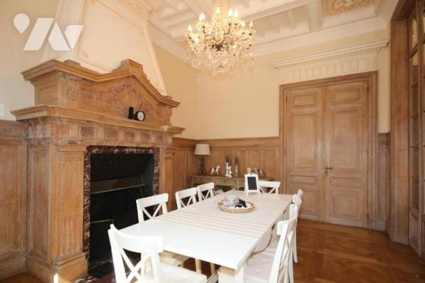 Magnifique Manoir situé à Caudry. 15 pièces. Piscine. Sauna. Parc paysager.