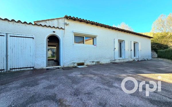Maison à vendre    6 pièces •  Saint-Martin-de-Crau