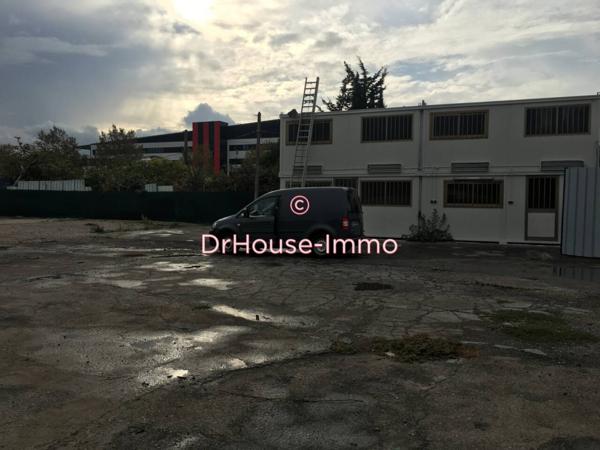 Commerce à vendre de 1 350 m²