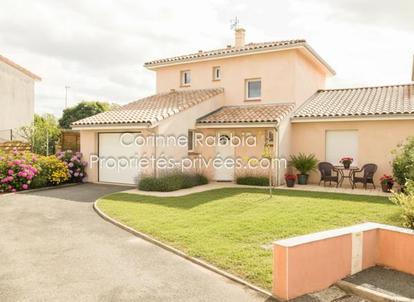 Maison 5 pièces 99 m2 avec grand garage de 20m²