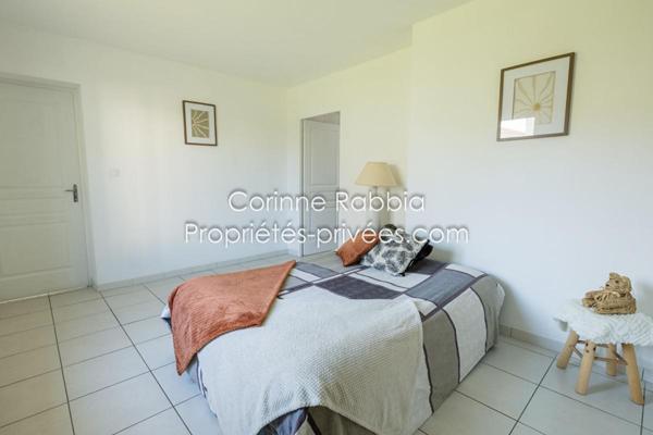 Maison 5 pièces 99 m2 avec grand garage de 20m²