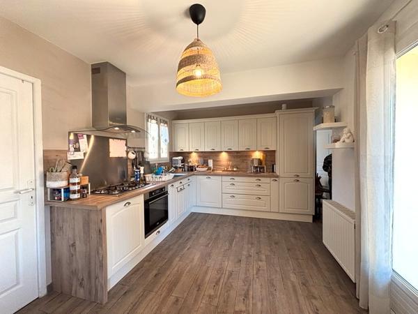 Maison 9 pièces - 170 m² Exclusivité efficity