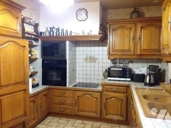 GRAND PAVILLON DE CONSTRUCTION ARTISANALE PROCHE ZOO DE BEAUVAL