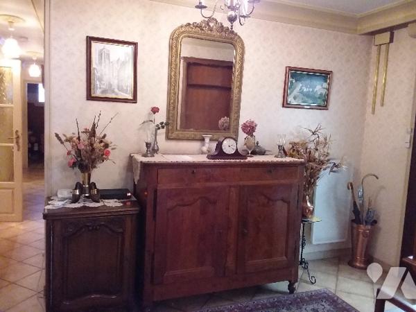 GRAND PAVILLON DE CONSTRUCTION ARTISANALE PROCHE ZOO DE BEAUVAL