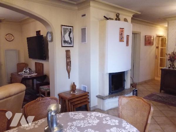 GRAND PAVILLON DE CONSTRUCTION ARTISANALE PROCHE ZOO DE BEAUVAL