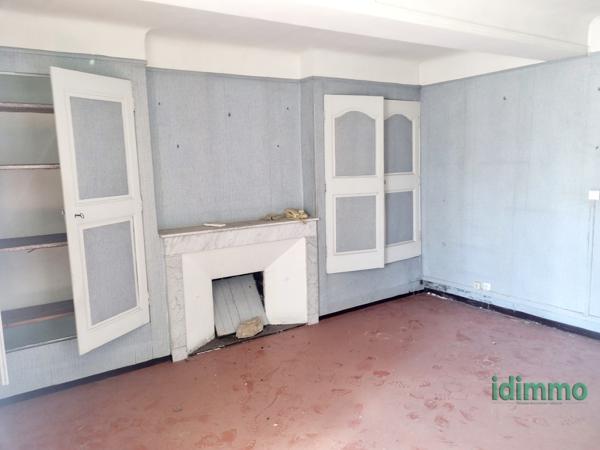 Affaire Draguignabelle maison de ville F4 230m de terrain vendu avec 3 places de parking 265000€ dpe C Draguignan (83300)