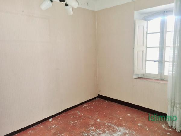 Affaire Draguignabelle maison de ville F4 230m de terrain vendu avec 3 places de parking 265000€ dpe C Draguignan (83300)