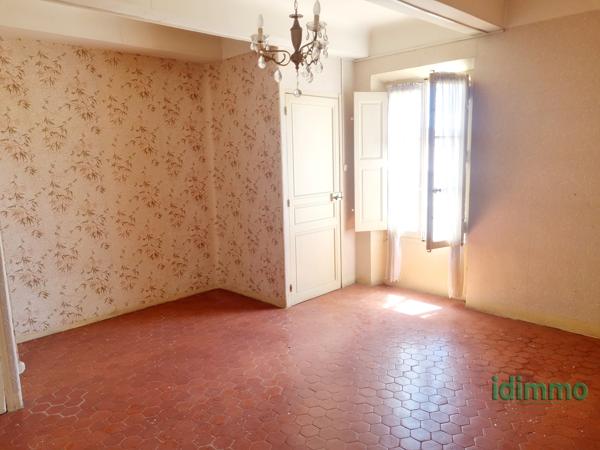 Affaire Draguignabelle maison de ville F4 230m de terrain vendu avec 3 places de parking 265000€ dpe C Draguignan (83300)