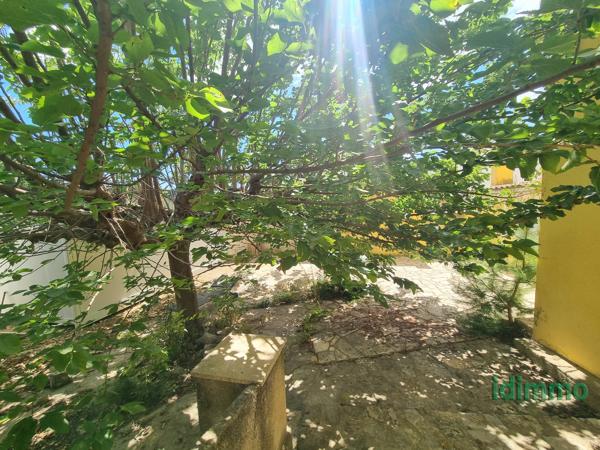 Affaire Draguignabelle maison de ville F4 230m de terrain vendu avec 3 places de parking 265000€ dpe C Draguignan (83300)