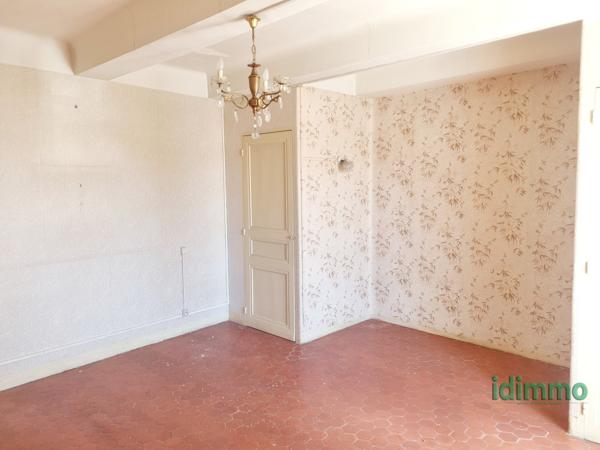 Affaire Draguignabelle maison de ville F4 230m de terrain vendu avec 3 places de parking 265000€ dpe C Draguignan (83300)