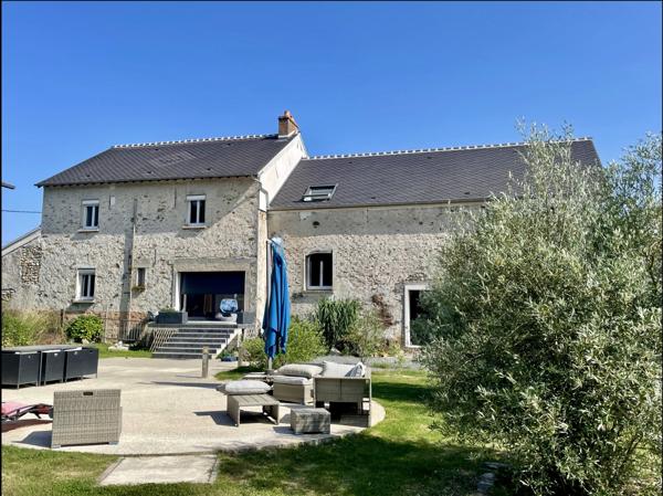 La Ferté-Gaucher (77320) Maison briarde indépendante avec dépendances et grand jardin