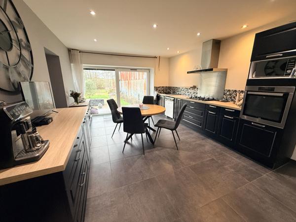 La Ferté-Gaucher (77320) Maison briarde indépendante avec dépendances et grand jardin