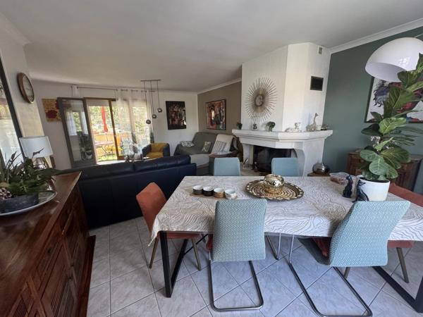 Maison  4 chambres garage terrain calme village garage grand jardin dépendance activité libérale