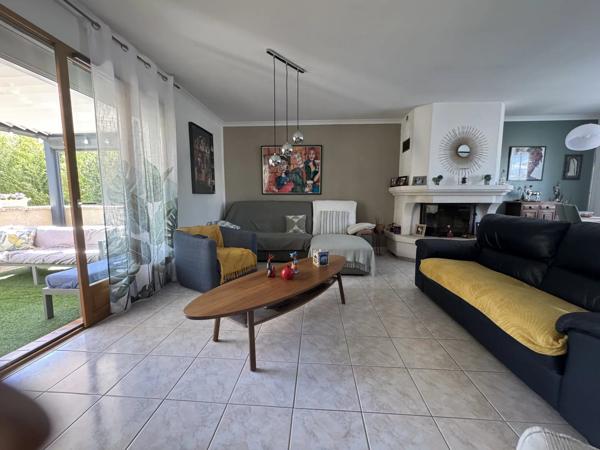 Maison  4 chambres garage terrain calme village garage grand jardin dépendance activité libérale