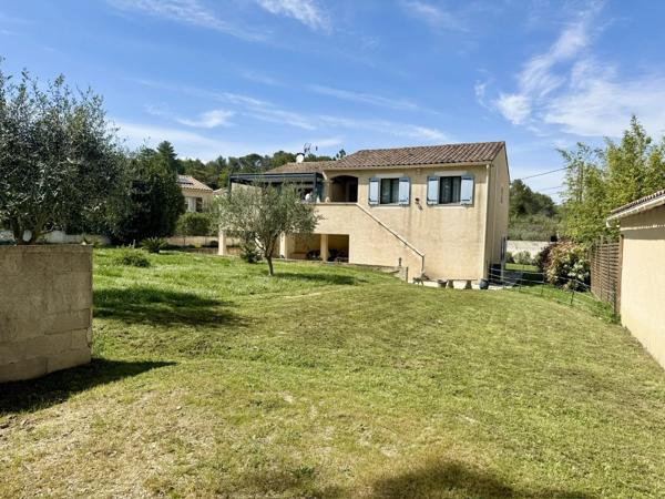 Maison  4 chambres garage terrain calme village garage grand jardin dépendance activité libérale