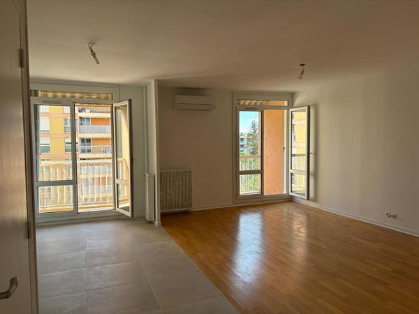 Appartement Marseille 4 pièce(s) 13012 Saint julien avec Exterieur