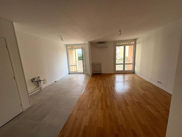 Appartement Marseille 4 pièce(s) 13012 Saint julien avec Exterieur