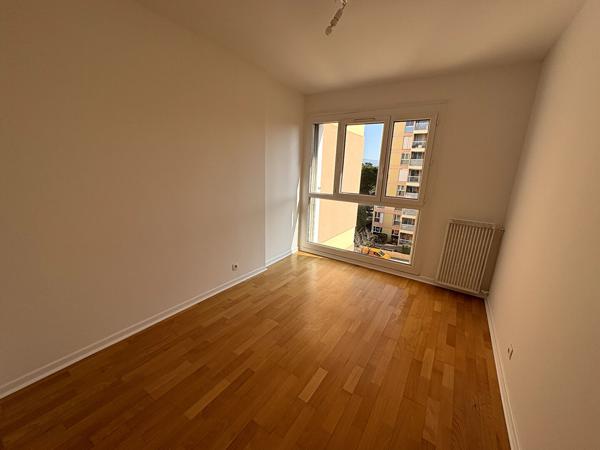 Appartement Marseille 4 pièce(s) 13012 Saint julien avec Exterieur