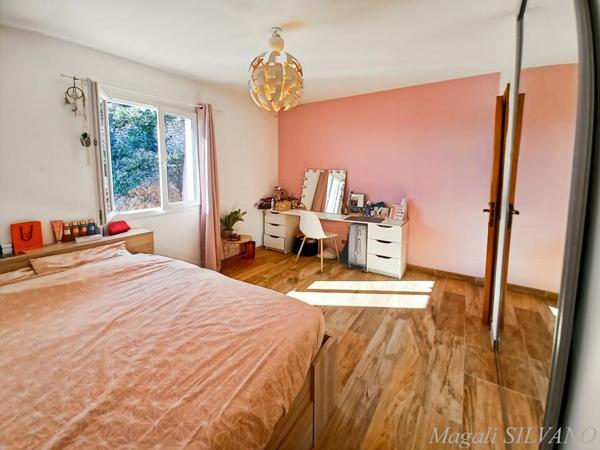 Villa F5  de standing (2013) À pied du village de Spéracèdes