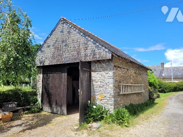 Ancien corps de ferme : 62m² habitables – Terrain environ 1h42 - Dépendances