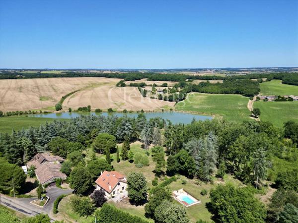 Proche d'Eymet - Domaine de caractère avec piscine, vues imprenables et potentiel exceptionnel