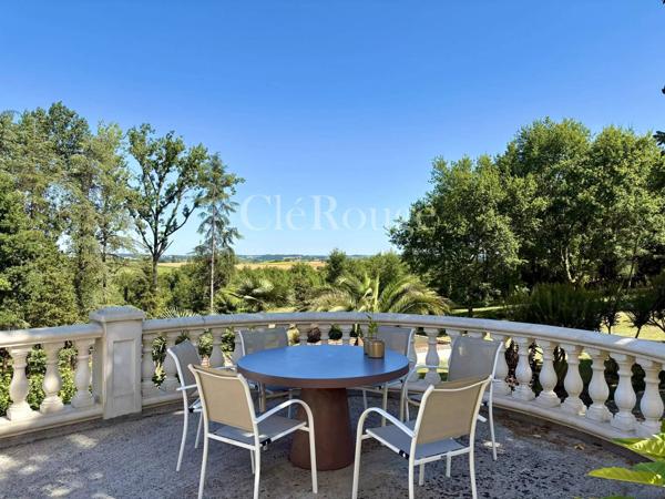 Proche d'Eymet - Domaine de caractère avec piscine, vues imprenables et potentiel exceptionnel