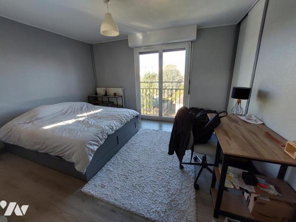 APPARTEMENT + CAVE + PLACE DE PARKING PRIVATIVE