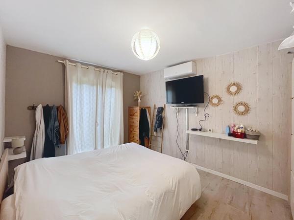 Maison avec jardin 4 chambres plus un bureau, garage et jardin