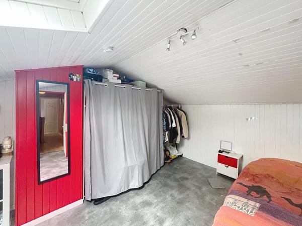 Maison avec jardin 4 chambres plus un bureau, garage et jardin