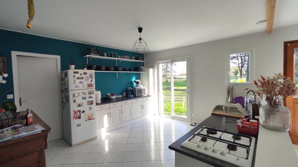 Maison de village avec hangar