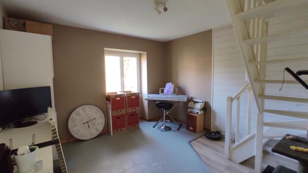 Maison de village avec hangar