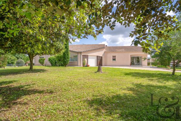 Agréable maison en bord de Lot avec piscine et terrain d'environ 5 495 m² à Casseneuil