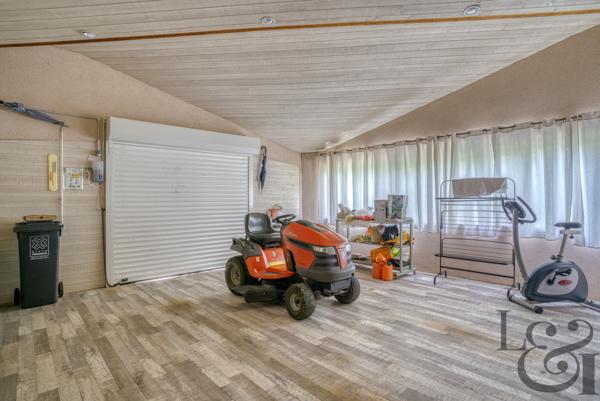 Agréable maison en bord de Lot avec piscine et terrain d'environ 5 495 m² à Casseneuil