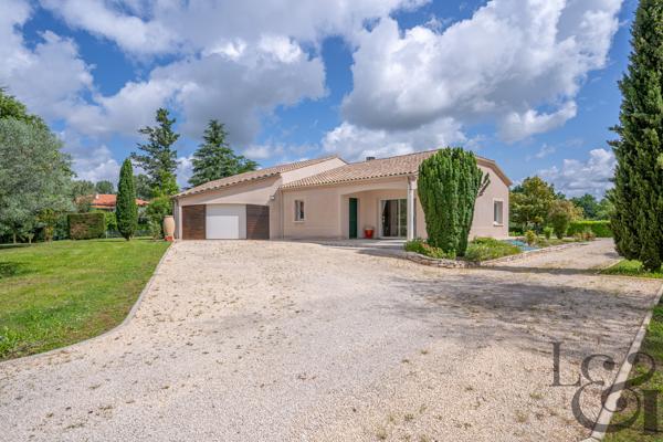 Agréable maison en bord de Lot avec piscine et terrain d'environ 5 495 m² à Casseneuil