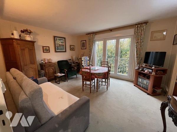 A AMIENS, en pleine ville quartier rue Saint Fuscien, appartement T4