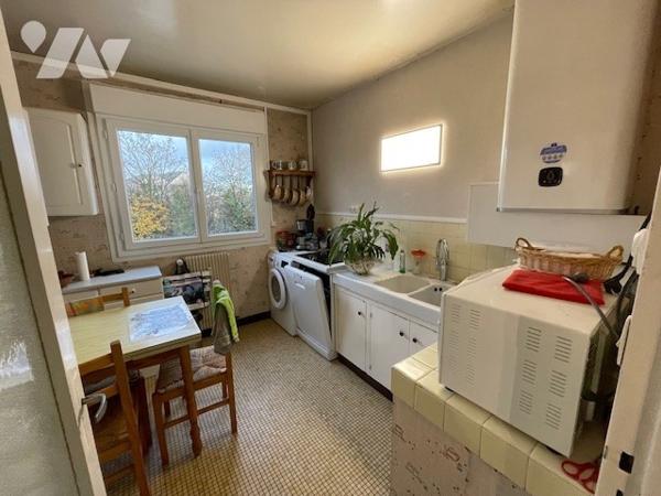 A AMIENS, en pleine ville quartier rue Saint Fuscien, appartement T4