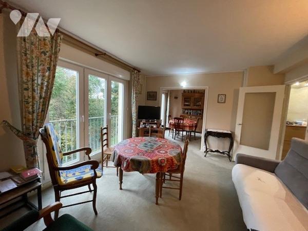 A AMIENS, en pleine ville quartier rue Saint Fuscien, appartement T4