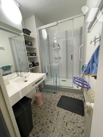 A AMIENS, en pleine ville quartier rue Saint Fuscien, appartement T4