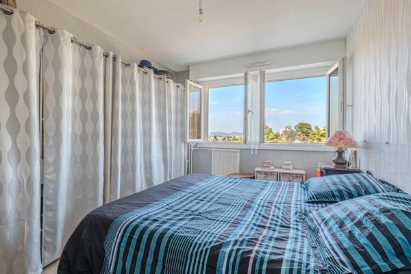Appartement à vendre 97 m², 3 chambres, garage, Exclusivité, Sainte Foy Les Lyon Centre (69)