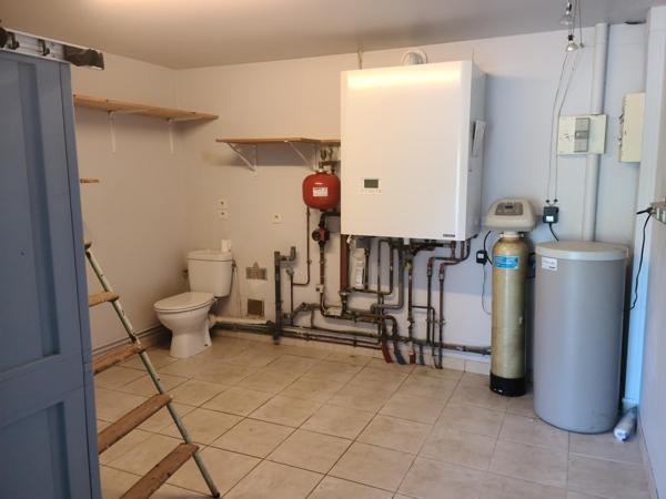 Maison plain pied 3/4 chambres, au calme.