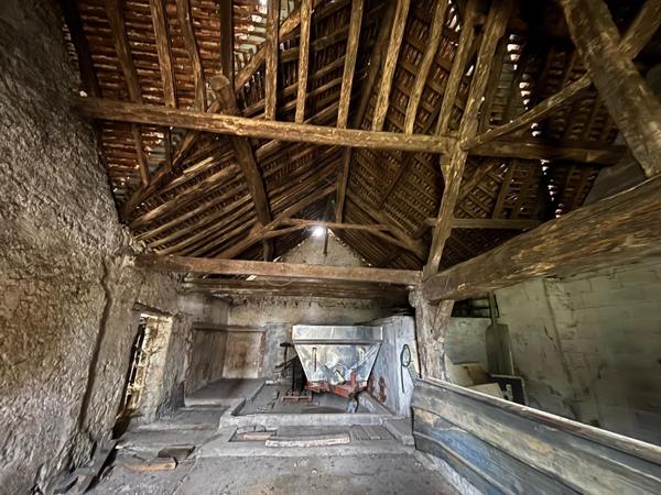 Grange à restaurer sur terrain de 679 m2