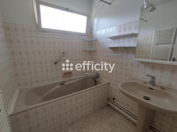 Maison
         7 pièces
        - 120 m² 155 000 € *