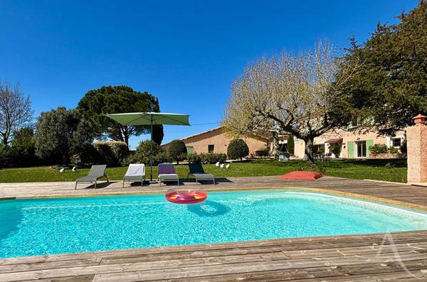 Demeure de prestige 10 pièces 243 m2 avec piscine et terrain de 3100m²