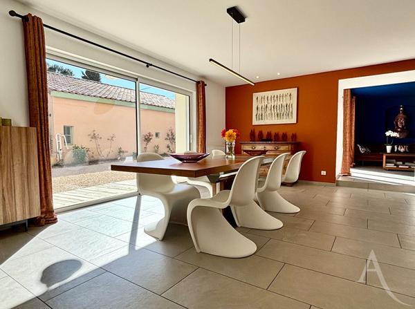 Demeure de prestige 10 pièces 243 m2 avec piscine et terrain de 3100m²