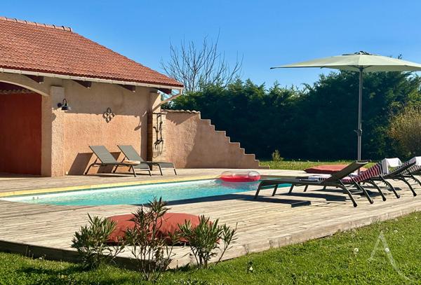 Demeure de prestige 10 pièces 243 m2 avec piscine et terrain de 3100m²