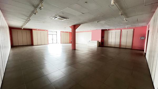 Local commercial 200 m2