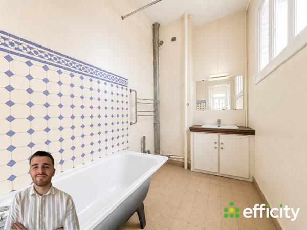 Appartement
         2 pièces
        - 56 m² 39 000 € *