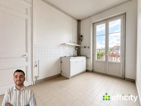 Appartement
         2 pièces
        - 56 m² 39 000 € *