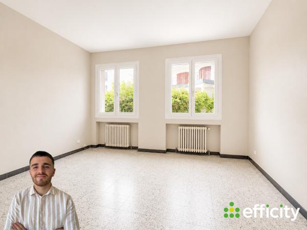 Immeuble
        
        - 210 m² 198 000 € *
