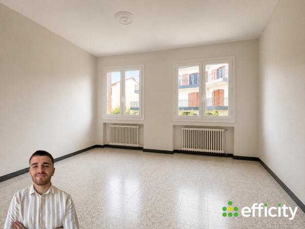 Immeuble
        
        - 210 m² 198 000 € *